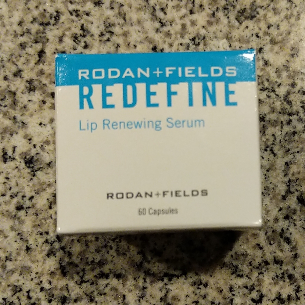 Redefine lip Renewing Serum